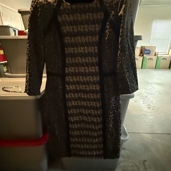 Elegant Black and Gray Patterned Dress mp17 - Picture 5 of 7
